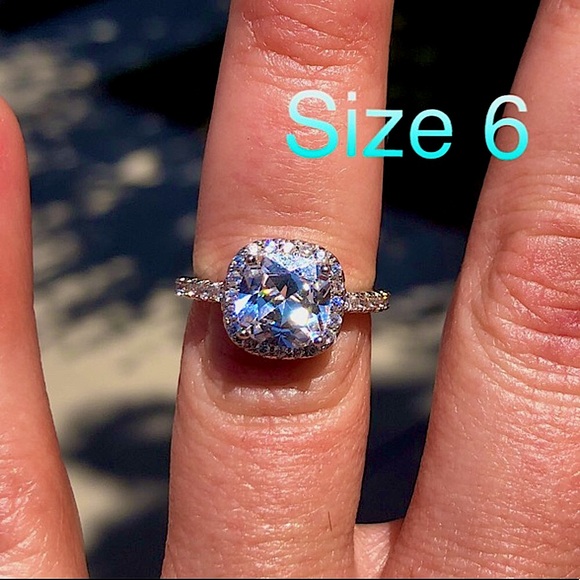 Silver and Cubic Zirconia Engagement Ring - Picture 2 of 7